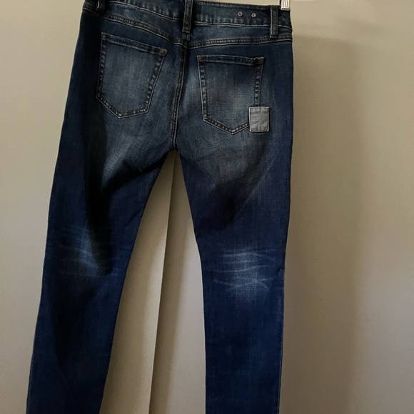 Cabi Slim Boyfriend Sz 4 waist 30 preowned jeans with patches and tapered leg - Picture 3 of 8